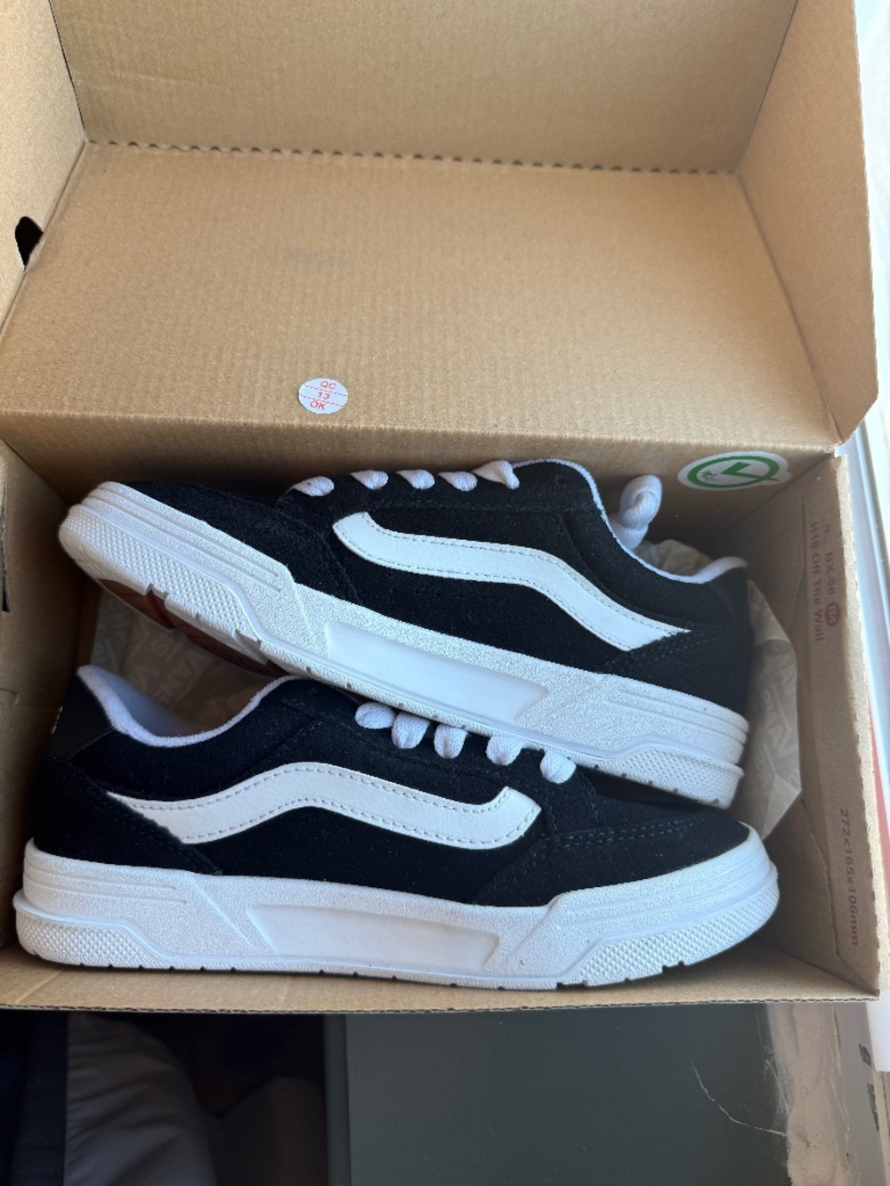 Brand new in box Vans Hylane Sneakers kids